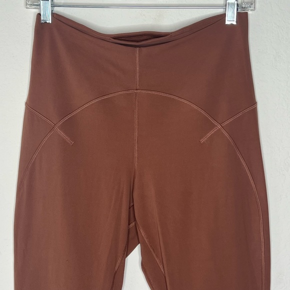 Lululemon Women’s Unlimited High-Rise Crop 23” Ancient Copper Keyhole Leggings - Picture 8 of 15